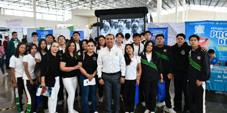 MÁS DE DIEZ MIL JÓVENES ASISTIERON A LA FERIA DE UNIVERSIDADES 