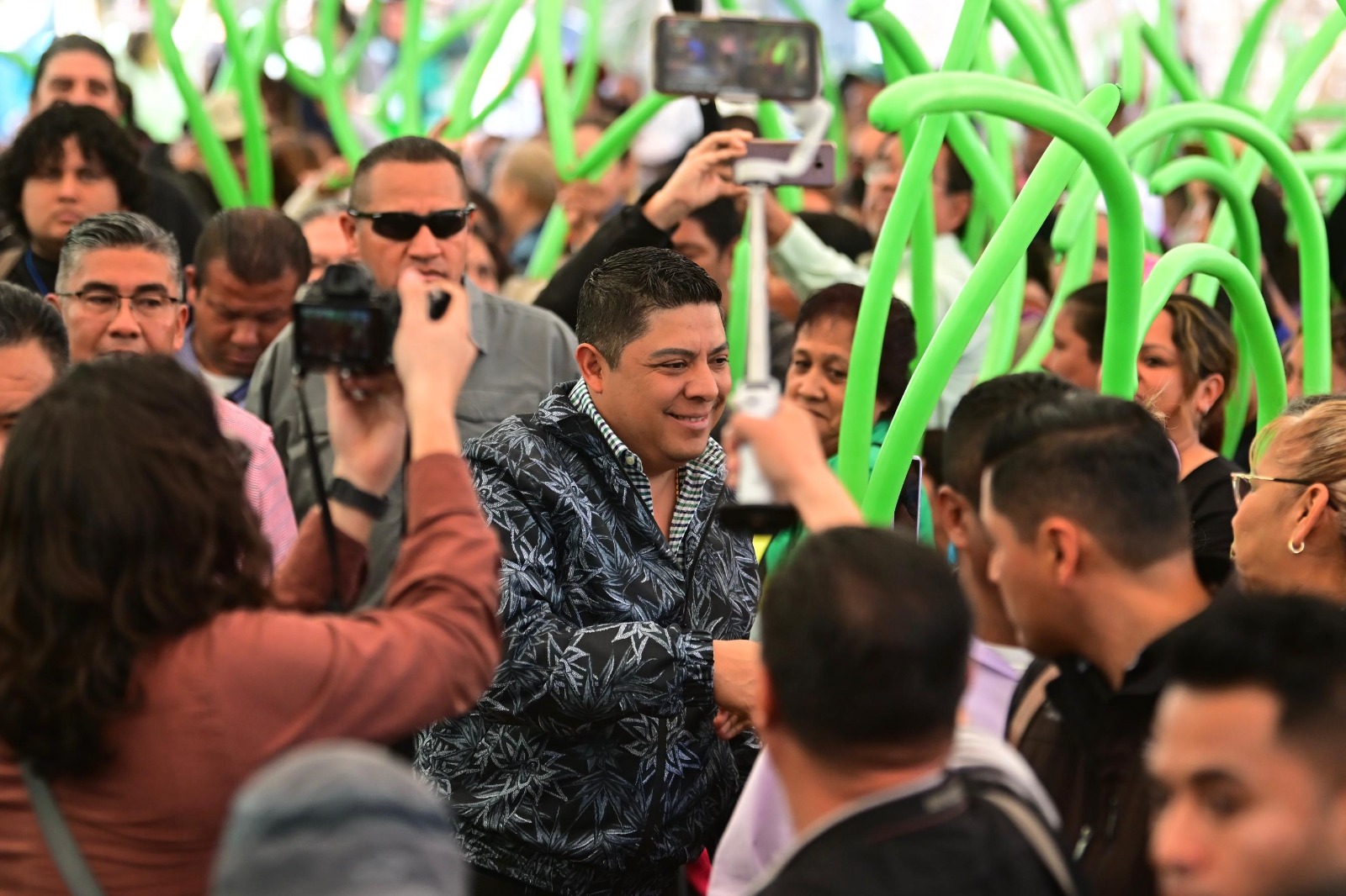 INICIA RICARDO GALLARDO PAVIMENTACIÓN DE AVENIDA REFORMA AGRARIA EN SOLEDAD
