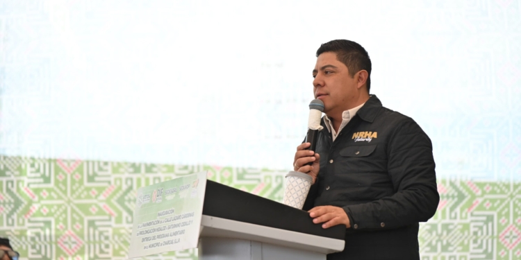 RICARDO GALLARDO MANTIENE SEGUNDO LUGAR NACIONAL POR AVAL DE LAS Y LOS POTOSINOS