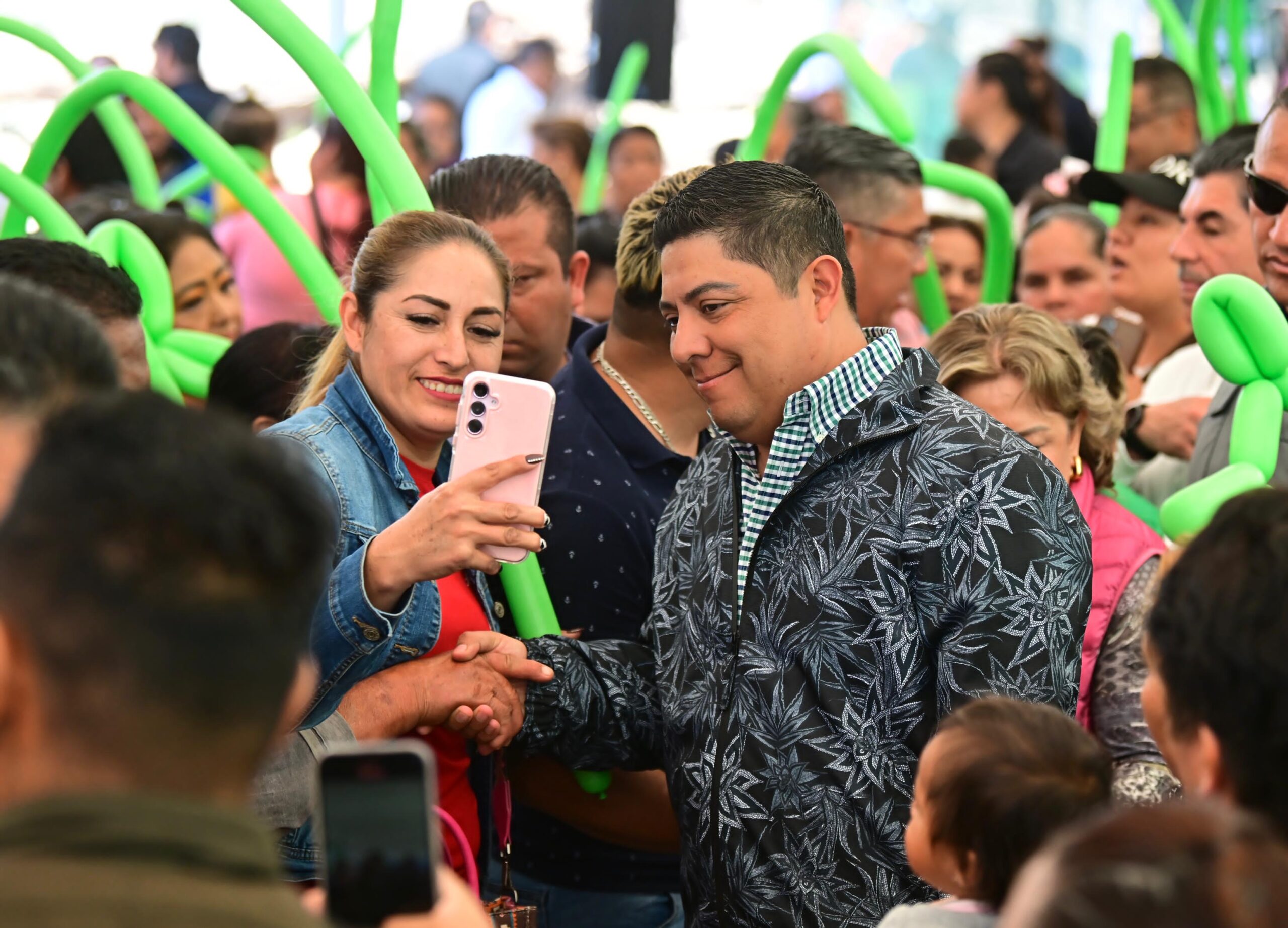 RICARDO GALLARDO MANTIENE SEGUNDO LUGAR NACIONAL POR AVAL DE LAS Y LOS POTOSINOS