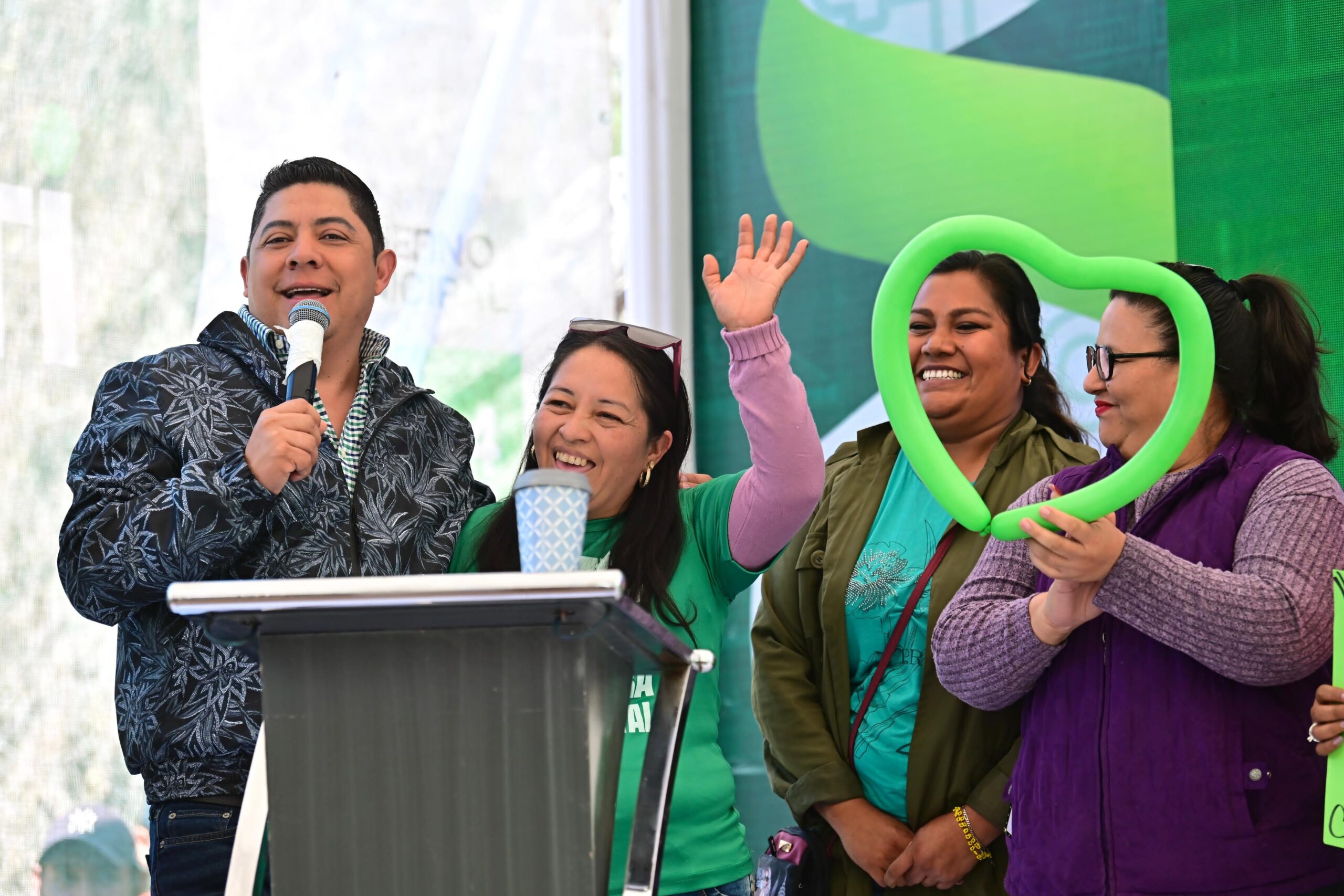 RICARDO GALLARDO MANTIENE SEGUNDO LUGAR NACIONAL POR AVAL DE LAS Y LOS POTOSINOS