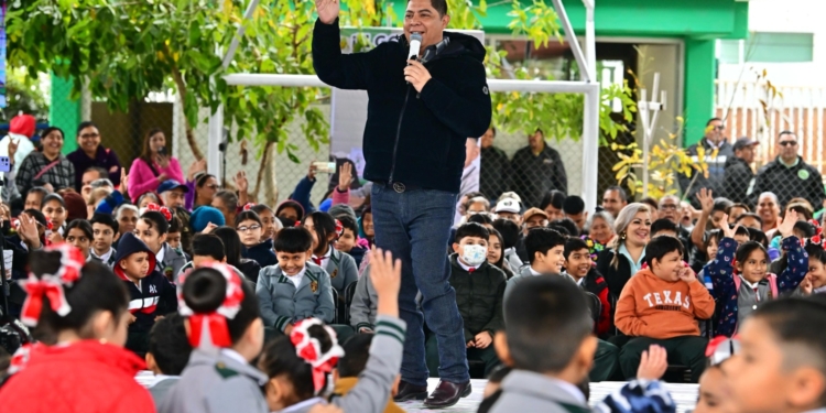 RICARDO GALLARDO ENTREGA NUEVAS AULAS Y REHABILITACIÓN DE ESCUELA EN RIOVERDE