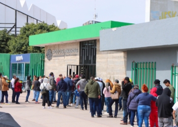 RECAUDADORAS ENTREGAN HOLOGRAMAS Y TARJETAS DE CIRCULACIÓN A CONTRIBUYENTES
