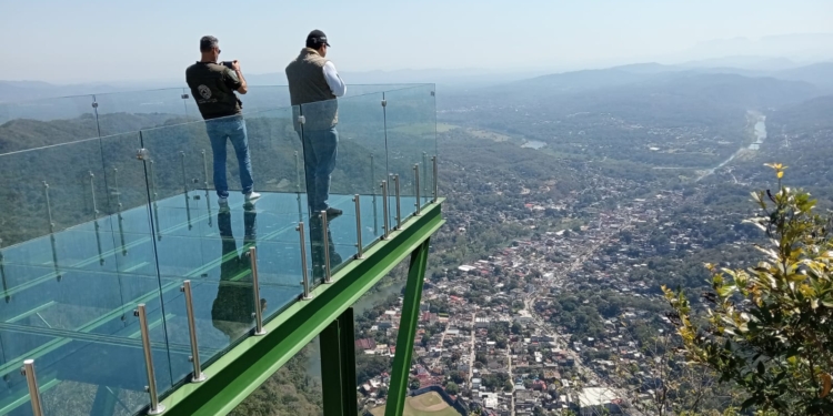 PROTECCIÓN CIVIL ESTATAL REALIZA CLAUSURA PARCIAL DE MIRADOR EN TAMAZUNCHALE