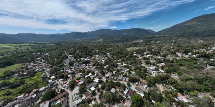 RICARDO GALLARDO INICIA RESCATE DE UNA CARRETERA MÁS EN TAMASOPO