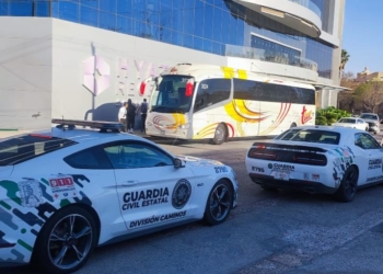 BRAVOS DE JUÁREZ CUSTODIADOS POR POLICIAS DE CAMINOS