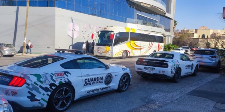 BRAVOS DE JUÁREZ CUSTODIADOS POR POLICIAS DE CAMINOS