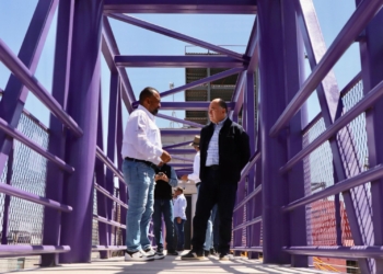 Supervisa el Alcalde Galindo el avance del nuevo puente peatonal inclusivo en Salvador Nava