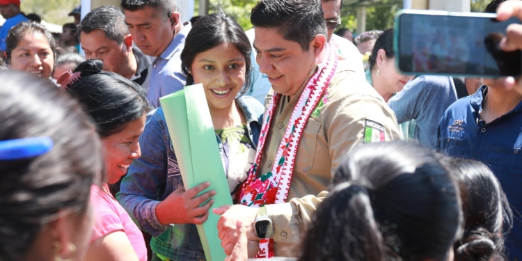 ARRANCA RICARDO GALLARDO MÚLTIPLES OBRAS EDUCATIVAS EN AQUISMÓN