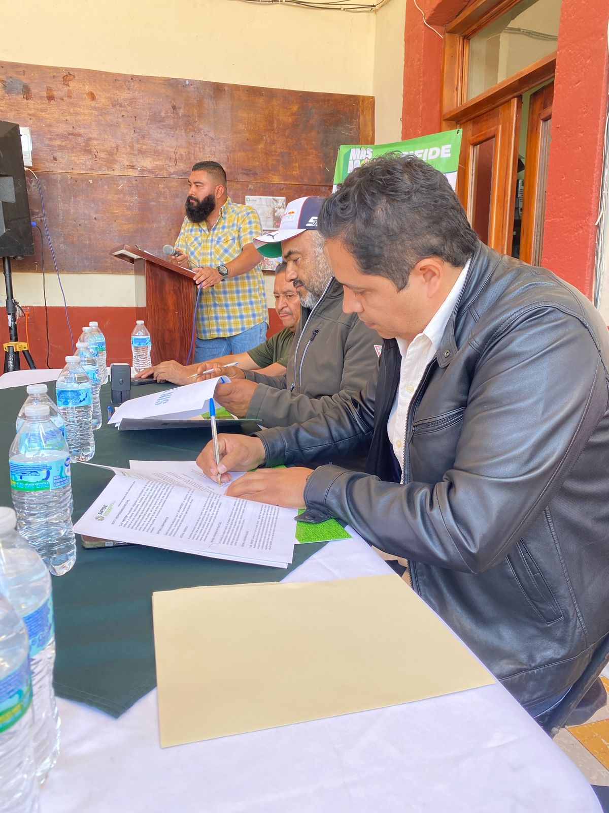 EJECUTIVO ESTATAL PROMUEVE EMPRENDIMIENTOS Y NEGOCIOS EN RAYÓN