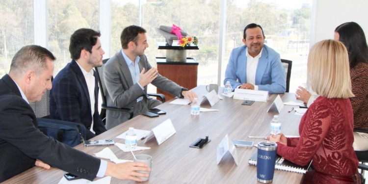 GESTIÓN DE RICARDO GALLARDO FORTALECE CONEXIÓN AÉREA DE SLP