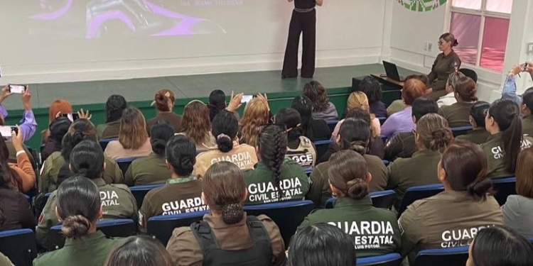 PERSONAL DE LA SSPCE PARTICIPÓ EN CONFERENCIA DE SENSIBILIZACIÓN POR EL 8M