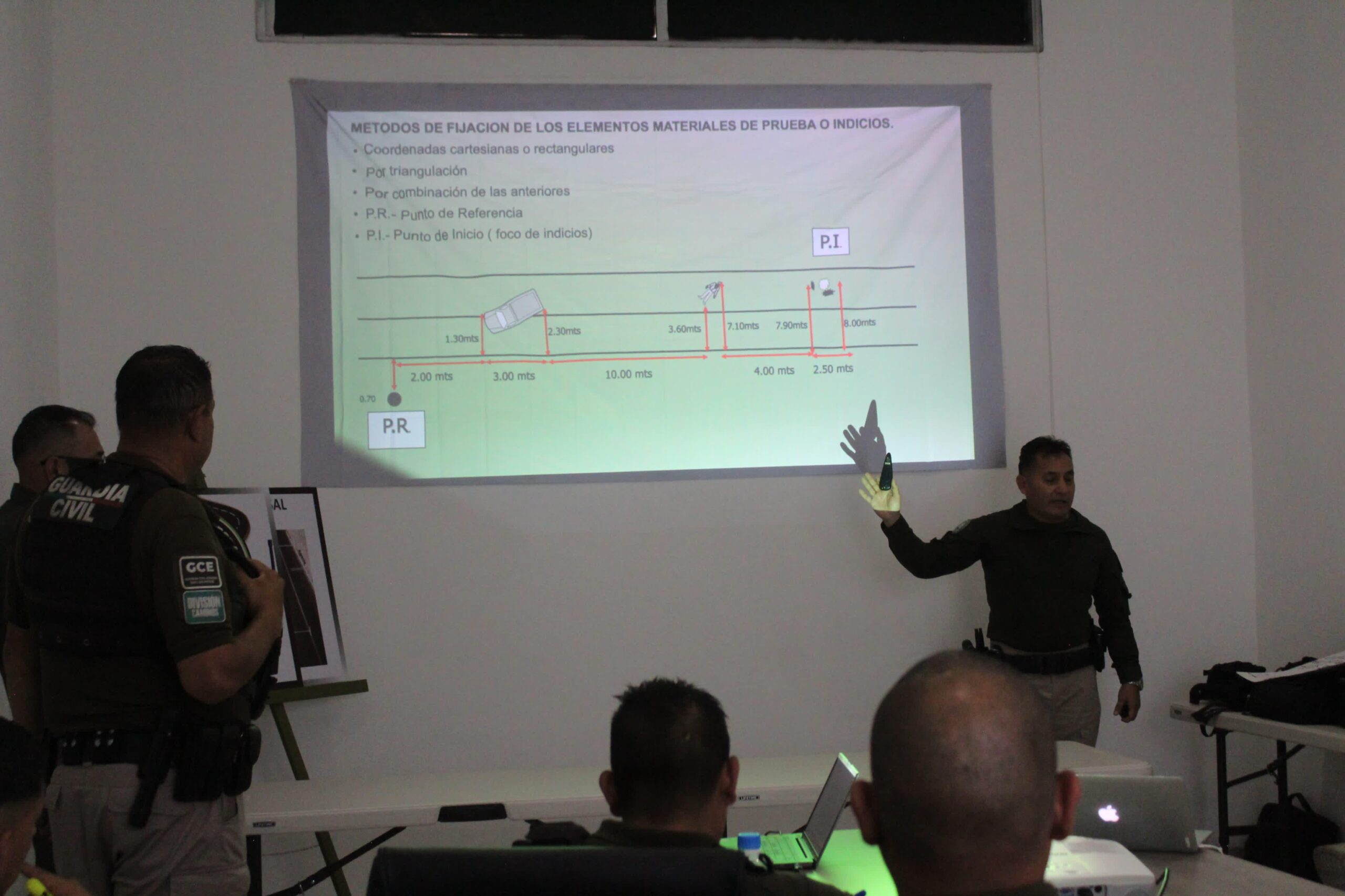 SE FORTALECEN CAPACITACIONES Y CAPACIDADES DE LA DIVISIÓN CAMINOS DE LA GCE