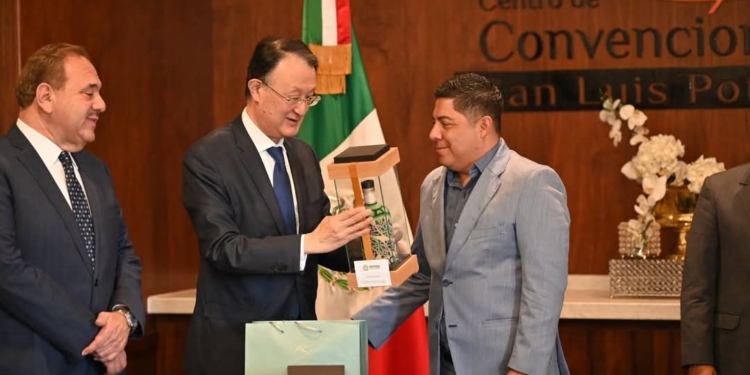 CON APOYO ESTATAL, SLP DIVERSIFICARÁ INVERSIONES CON ASIA