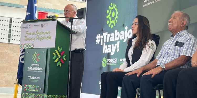 UN ÉXITO FERIA DEL EMPLEO PARA JÓVENES