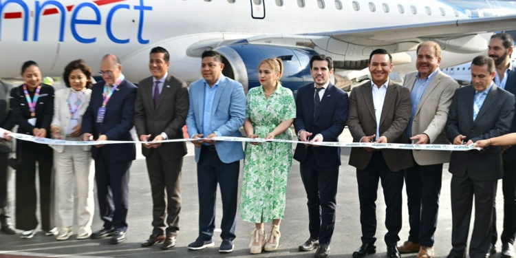 INAUGURA RICARDO GALLARDO LA NUEVA RUTA AÉREA SAN LUIS POTOSÍ – ATLANTA