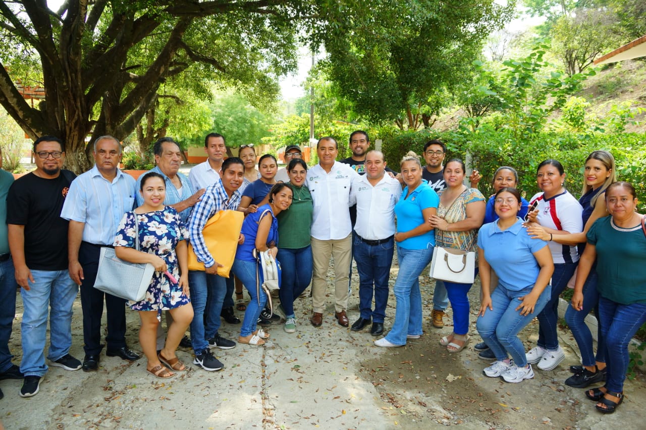 EL ESTADO ATIENDE CASO EN PRIMARIA EN AXTLA DE TERRAZAS