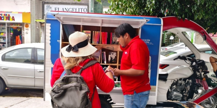 Más de 500 personas atendidas con actividades gratuitas del Aprendimóvil y la Biblioteca itinerante municipal
