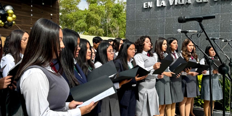 GRADÚAN MÁS DE CINCO MIL ESTUDIANTES DE PREPARATORIA EN TODO EL ESTADO