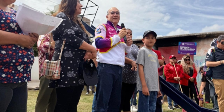 Anuncia Enrique Galindo la regeneración de calles prioritarias en Los Pirules