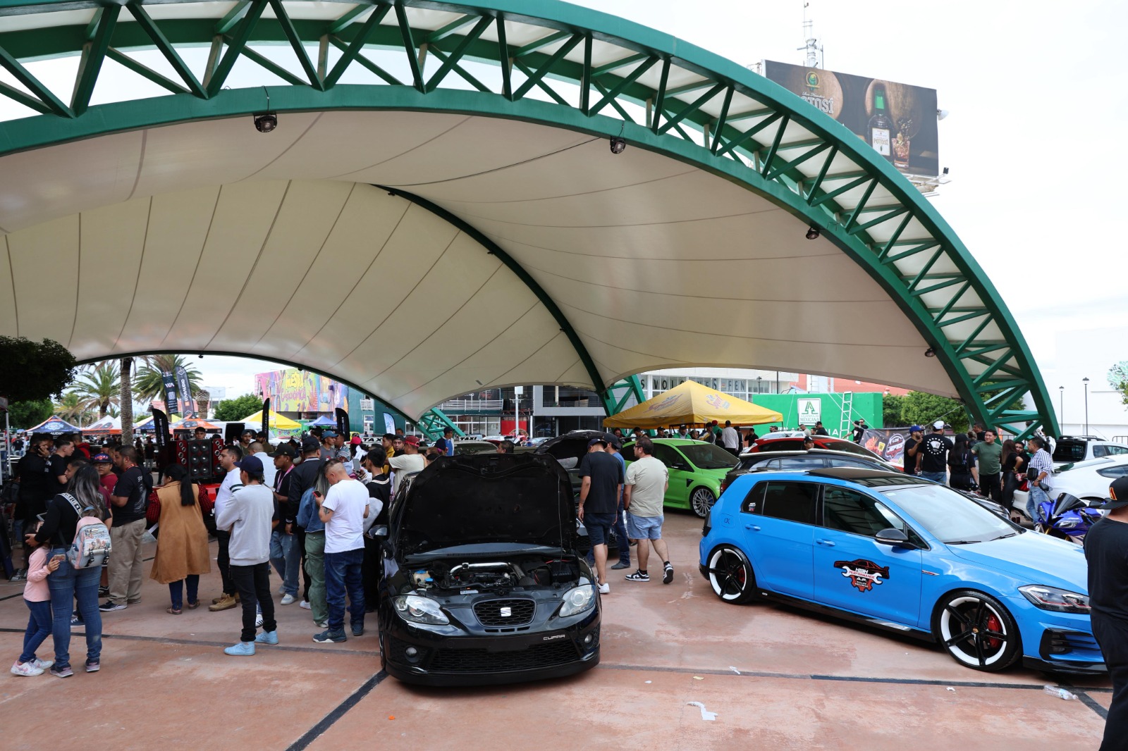 EXPOSICIÓN CANINA Y EXHIBICIÓN DE AUTOS DIERON VIDA A LA FENAPO EL FIN DE SEMANA