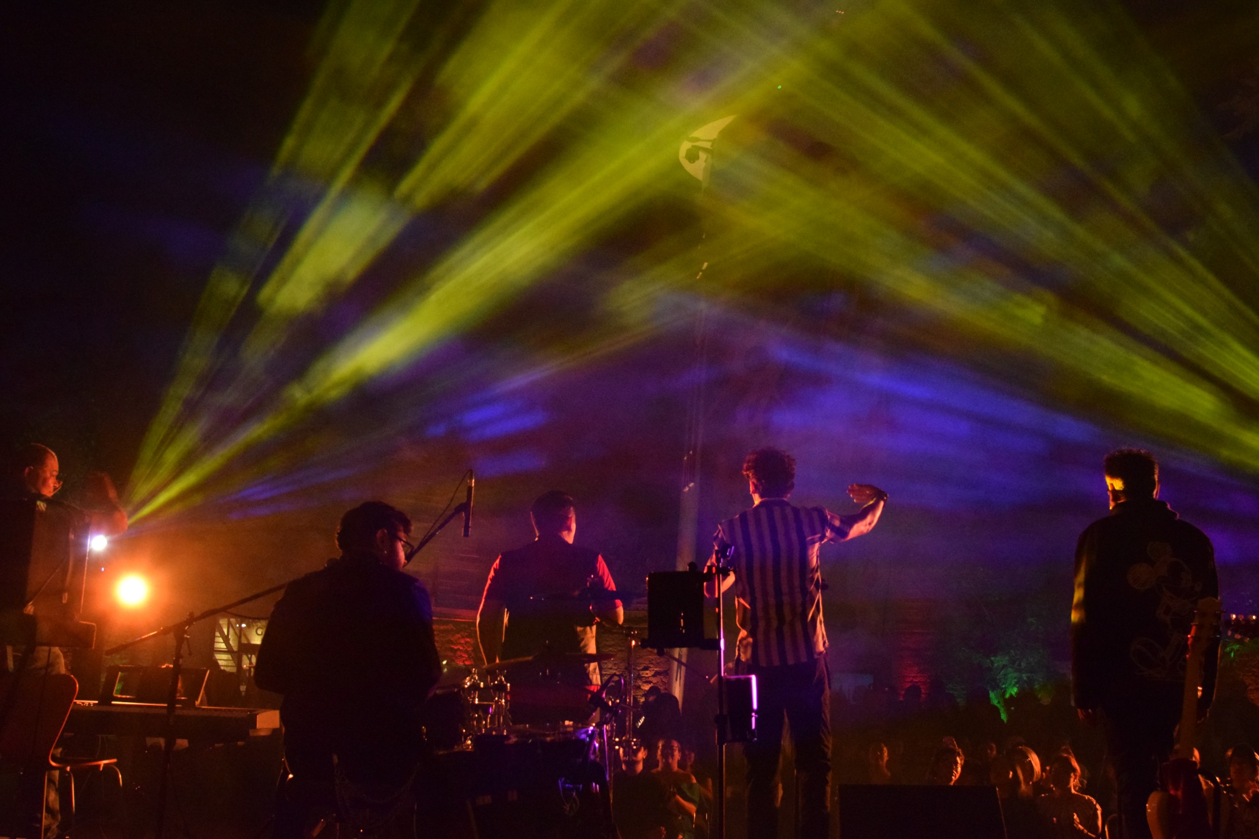 ROCK, LUCES Y ARTE SIN LÍMITES EN LA NOCHE PANÓPTICA DEL CENTRO DE LAS ARTES