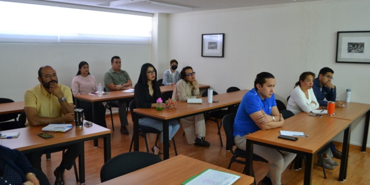 GOBIERNO IMPULSA CAPACITACIÓN DE PRIMER NIVEL EN FUNCIONARIOS