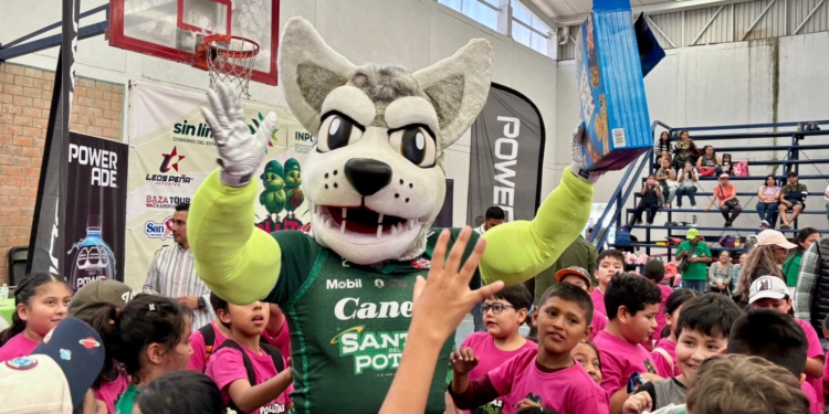 NIÑAS Y NIÑOS APRENDEN Y SE DIVIERTEN DURANTE SUS VACACIONES