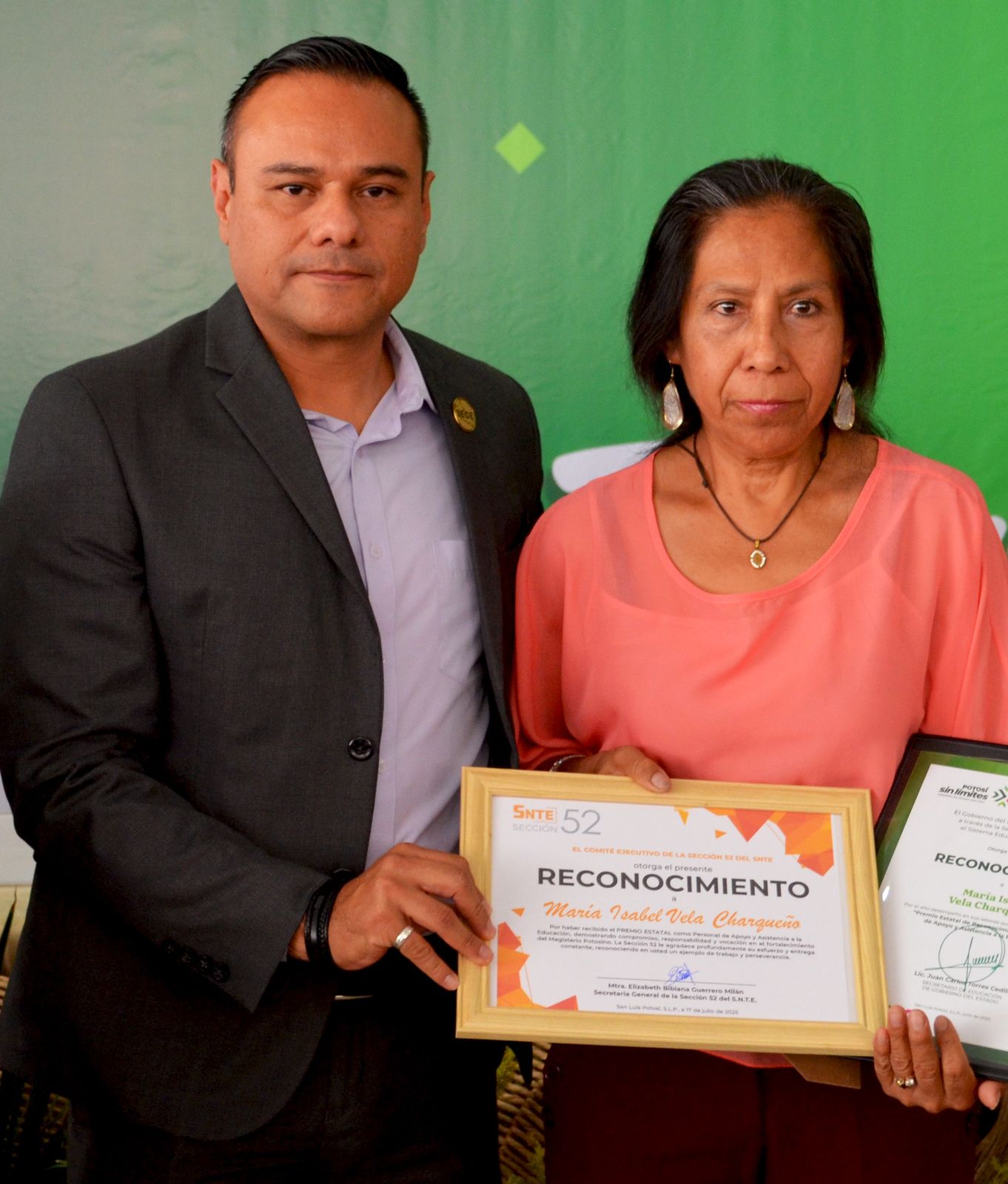 TRABAJADORES DE APOYO Y ASISTENCIA EDUCATIVA DEL SEER SON RECONOCIDOS