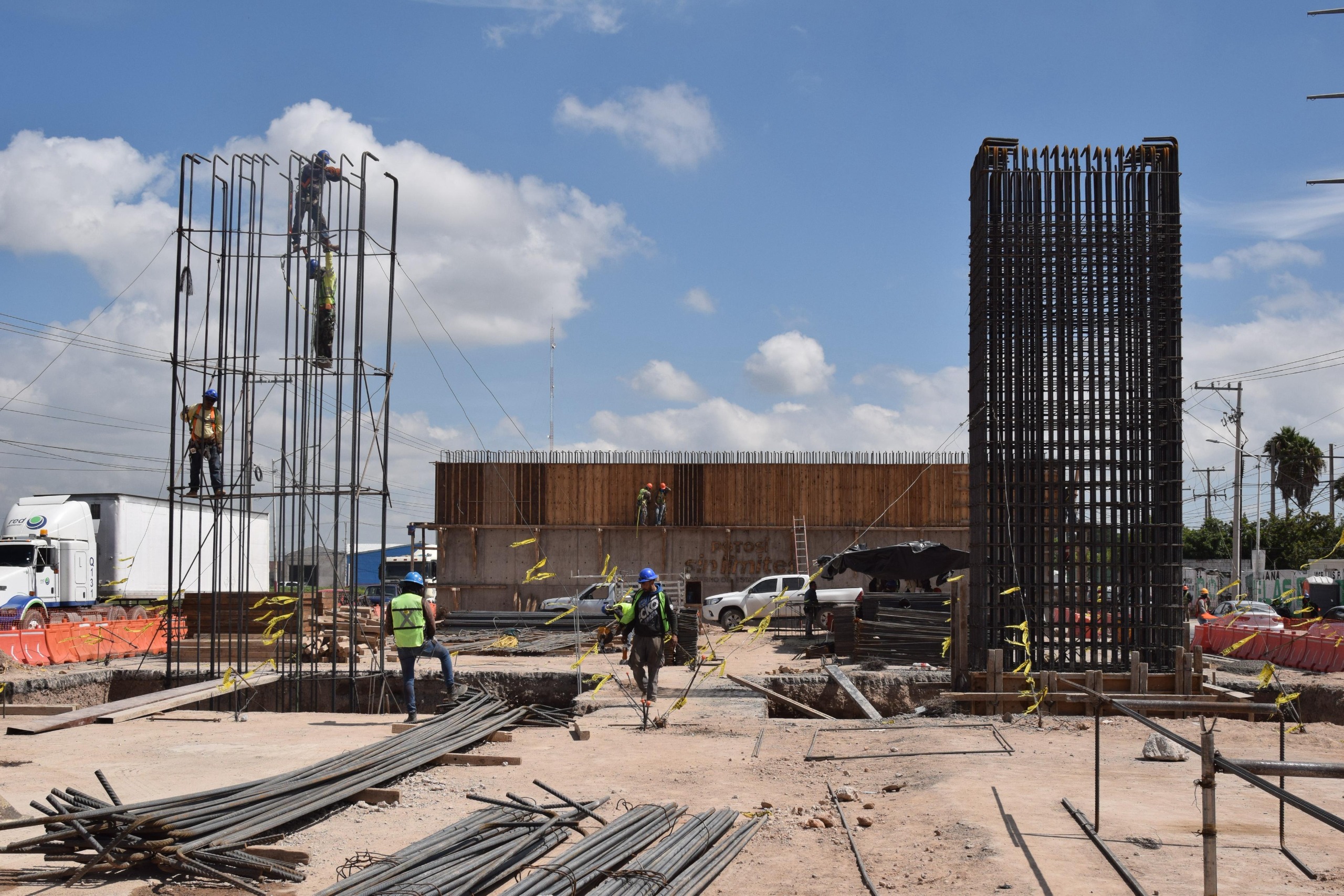 RICARDO GALLARDO CONSOLIDA UNA MOVILIDAD VIAL SIN PRECEDENTES CON OBRAS DE INFRAESTRUCTURA