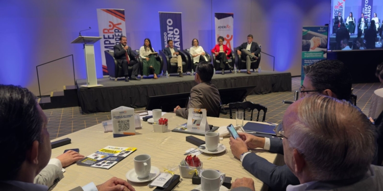 SAN LUIS IMPULSA DIÁLOGO SOBRE DERECHOS LABORALES EN EL FORO LABORAL 2025