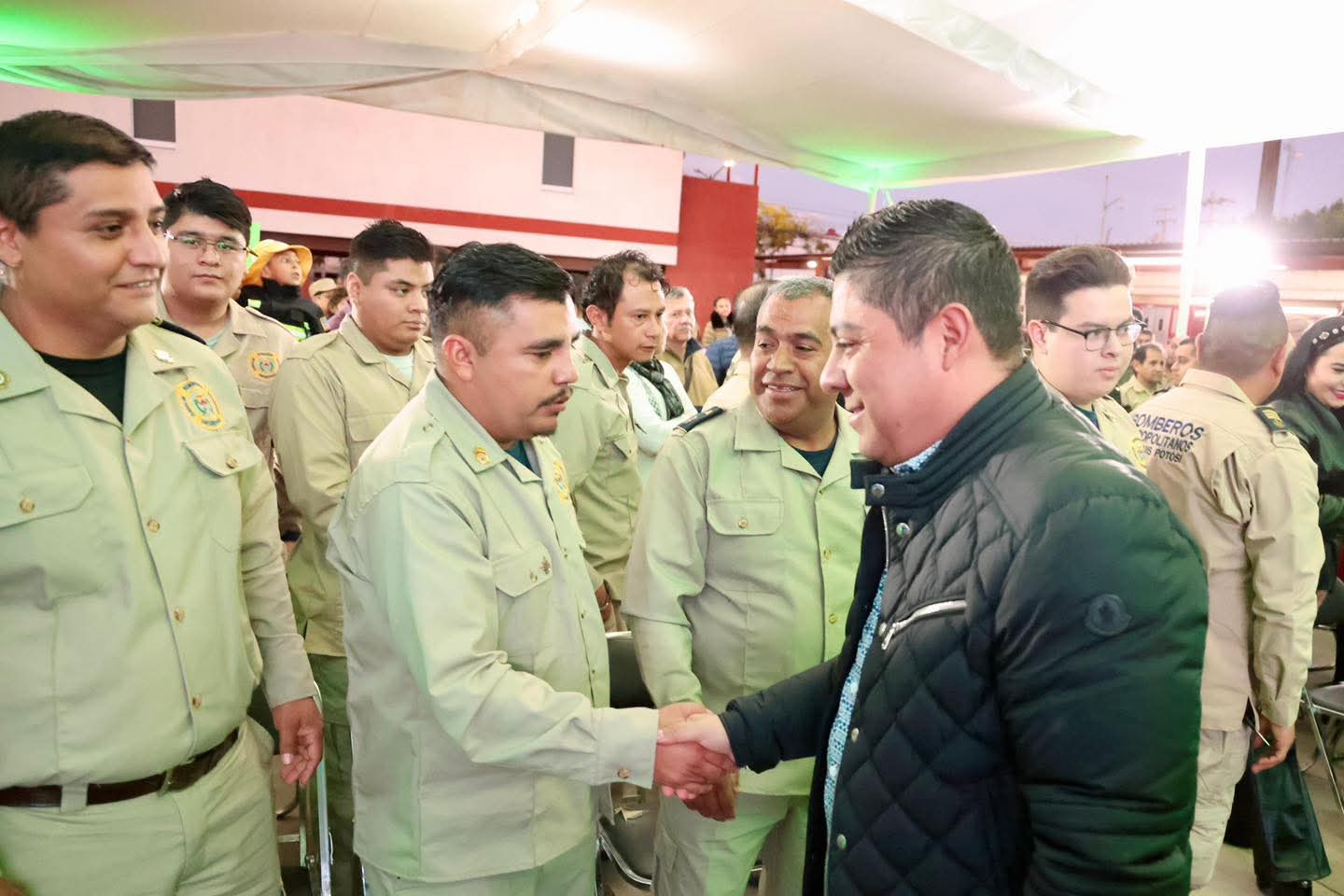 GOBIERNO ASEGURA A BOMBEROS, SOLDADOS Y POLICÍAS QUE SIRVAN A SAN LUIS POTOSÍ