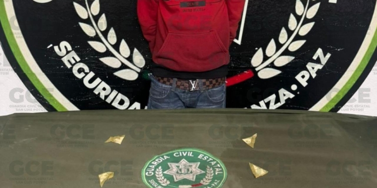 MENOR DE EDAD DEDICADO PRESUNTAMENTE A LA VENTA DE DROGA ES DETENIDO EN EL CENTRO DEL MUNICIPIO DE CHARCAS