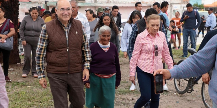 Alcalde Enrique Galindo anuncia pavimentaciones para la colonia Casanova, tras décadas de rezago