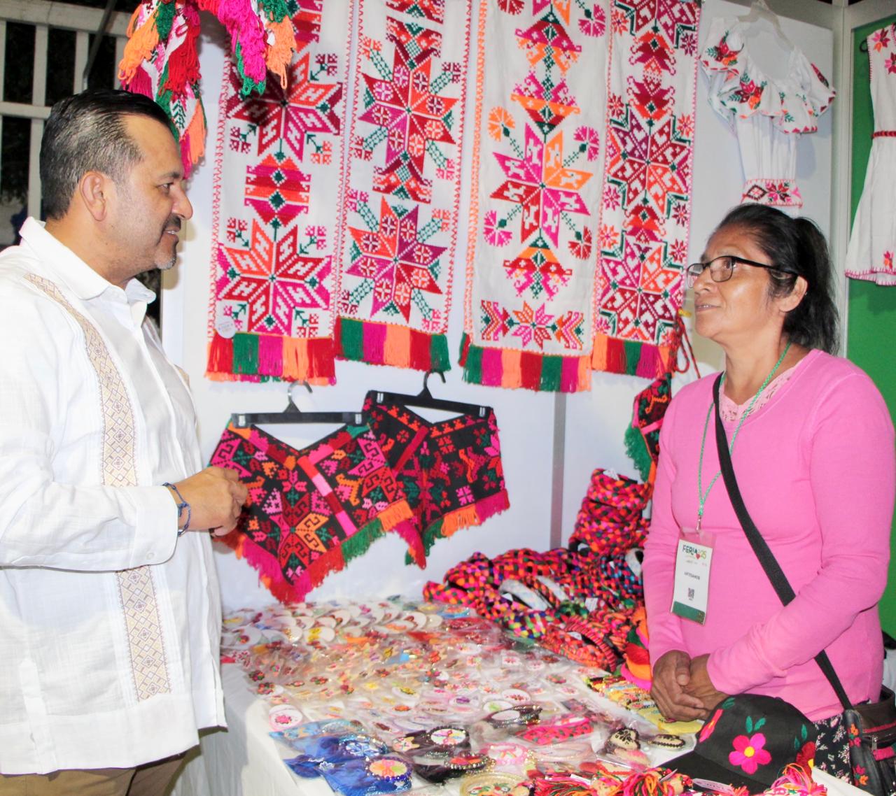 GOBIERNO RESPALDA SIN LÍMITES AL SECTOR ARTESANAL EN FENAPO 2025