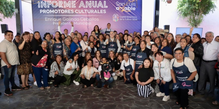 Alcalde Enrique Galindo se reúne con más de 200 promotoras culturales de colonias