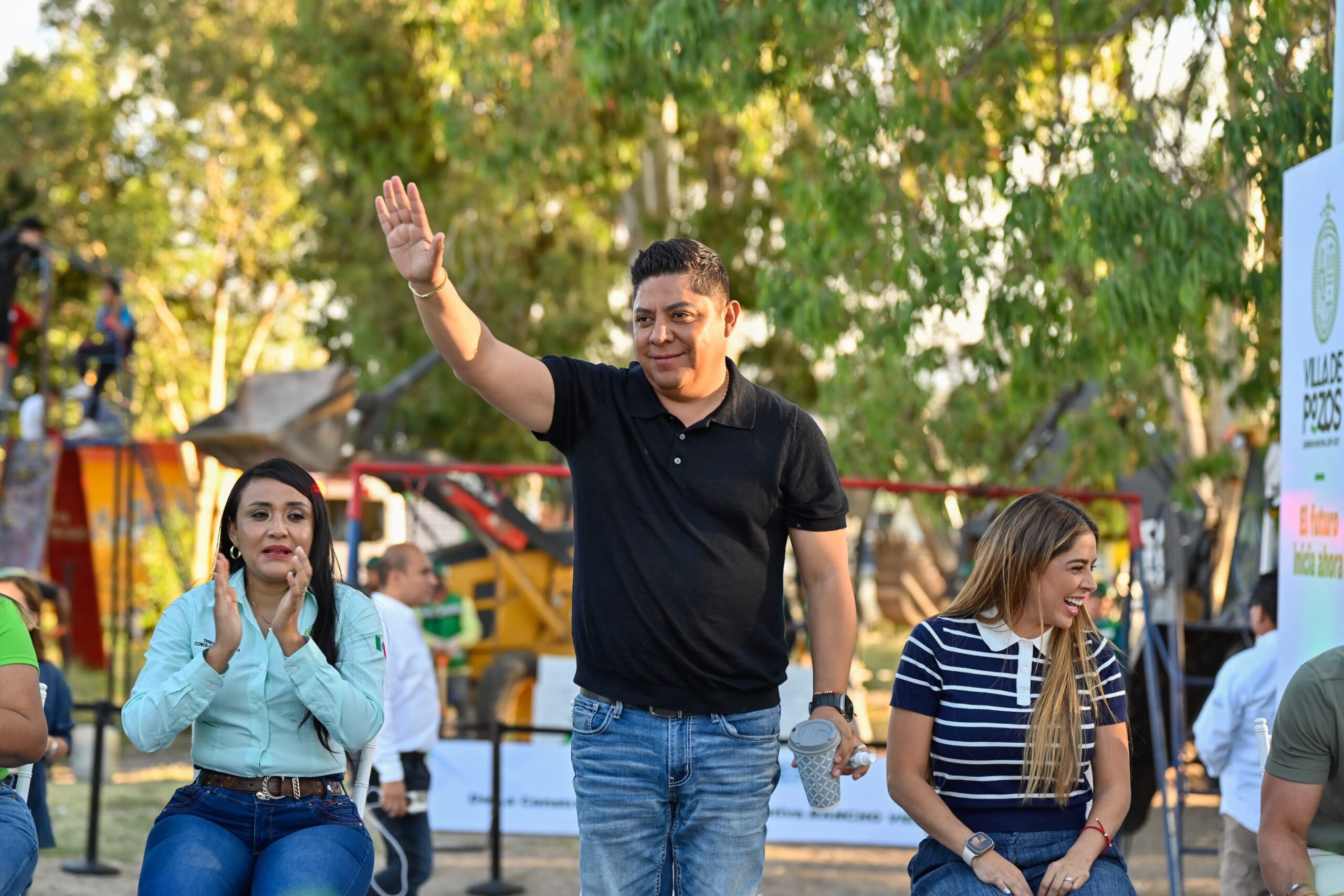 RICARDO GALLARDO LLEVA MÁS OBRA DE INFRAESTRUCTURA A VILLA DE POZOS