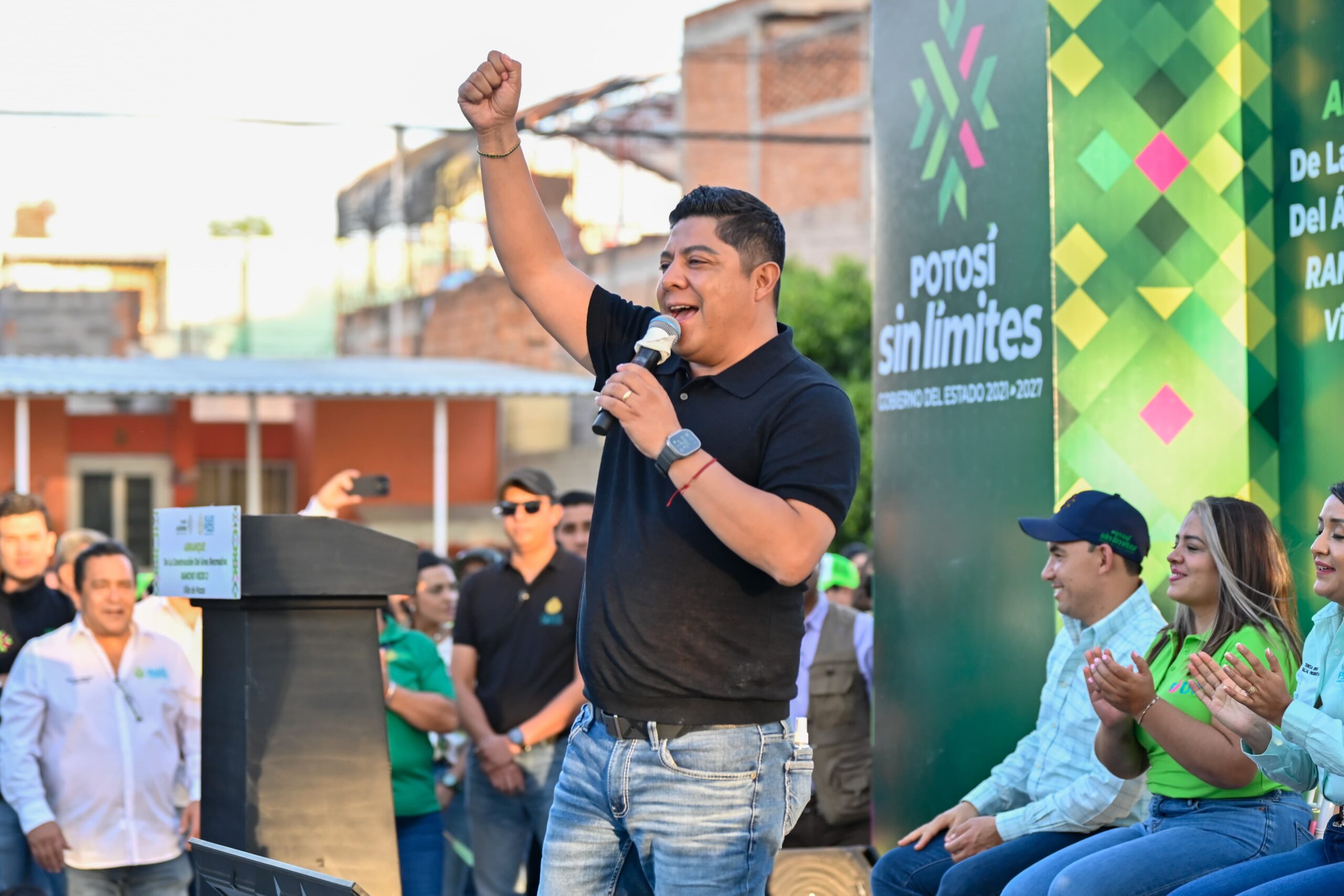 RICARDO GALLARDO LLEVA MÁS OBRA DE INFRAESTRUCTURA A VILLA DE POZOS