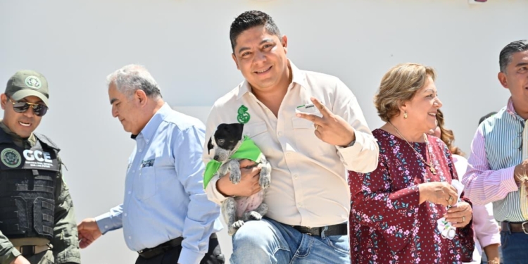 DIPUTADOS FEDERALES Y SENADOR AVALAN EL COMPROMISO DE RICARDO GALLARDO CON LOS ANIMALES