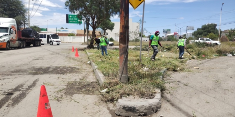 AVANZA MEJORAMIENTO DE CALLES EN LA ZONA INDUSTRIAL 