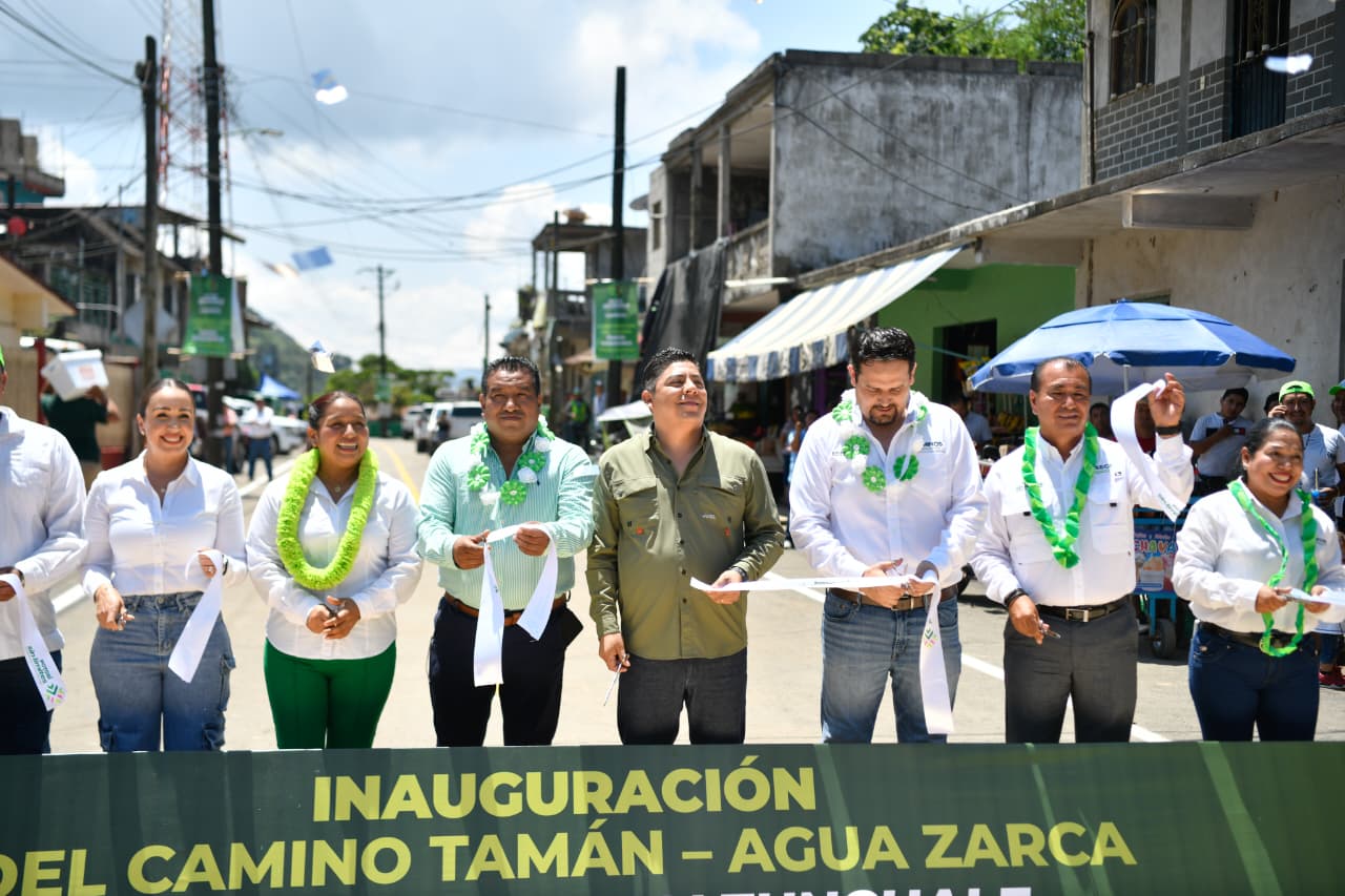 RICARDO GALLARDO RESTITUYE MOVILIDAD Y EQUIDAD EDUCATIVA EN LA HUASTECA
