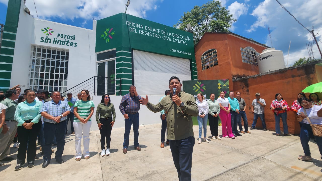 RICARDO GALLARDO RESTITUYE MOVILIDAD Y EQUIDAD EDUCATIVA EN LA HUASTECA