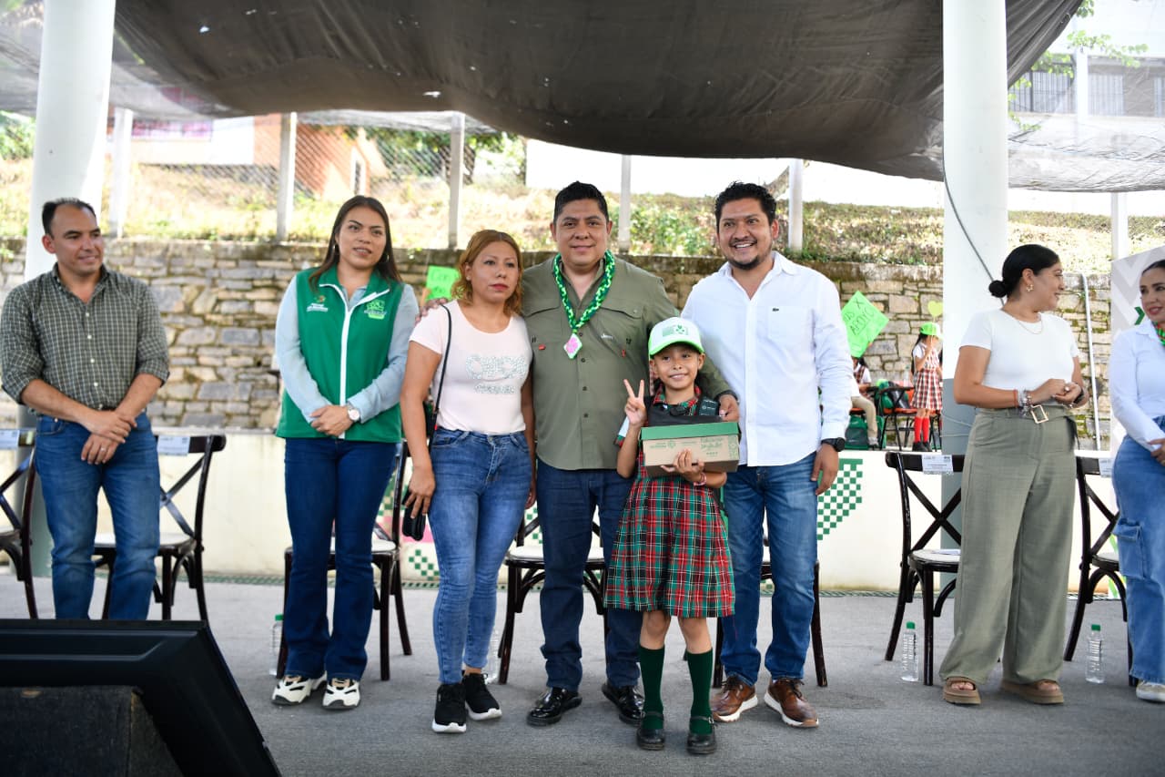 RICARDO GALLARDO RESTITUYE MOVILIDAD Y EQUIDAD EDUCATIVA EN LA HUASTECA