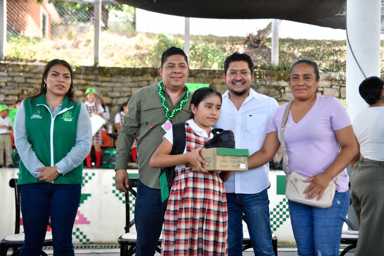 RICARDO GALLARDO RESTITUYE MOVILIDAD Y EQUIDAD EDUCATIVA EN LA HUASTECA