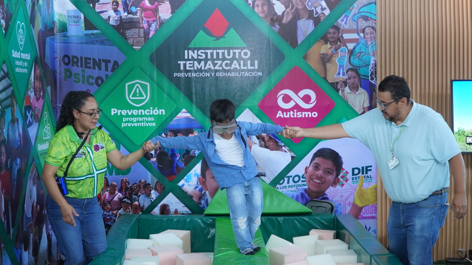 MÁS DE MIL PERSONAS RECIBEN ATENCIÓN EN SALUD MENTAL EN STAND DE TEMAZCALLI