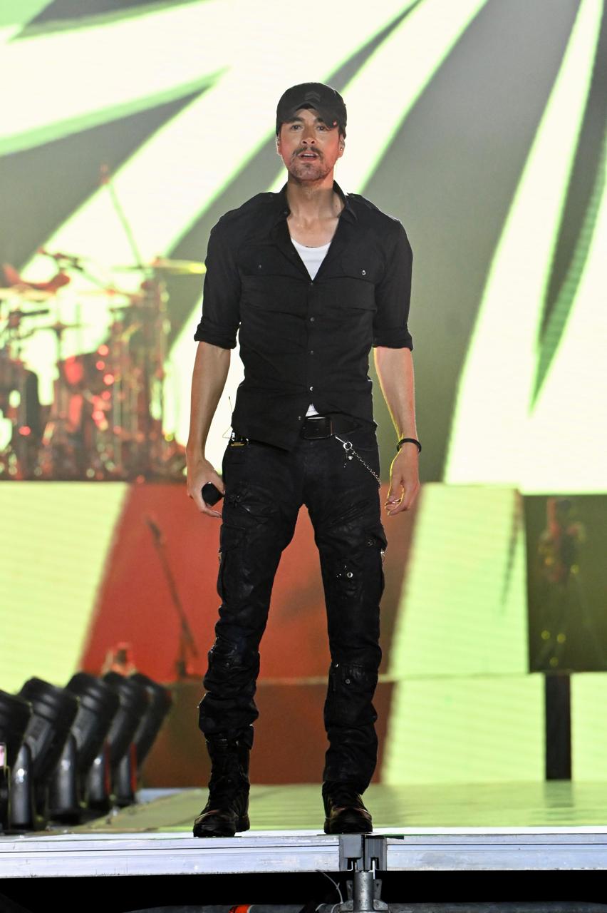 ENRIQUE IGLESIAS CONQUISTA A LA FENAPO