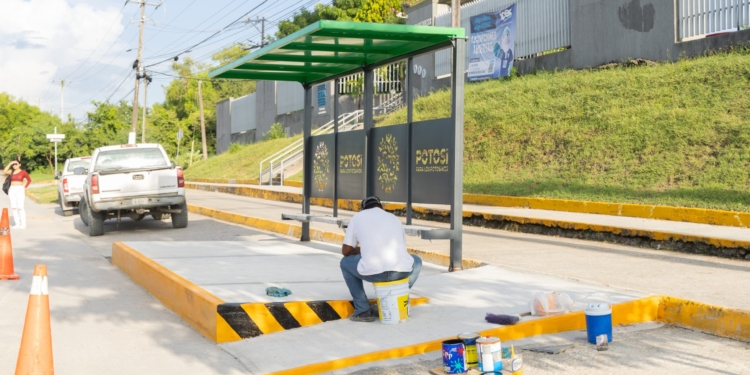 INSTALAN PARADORES DE METRORED EN CIUDAD VALLES PARA UNA MOVILIDAD SIN LÍMITES