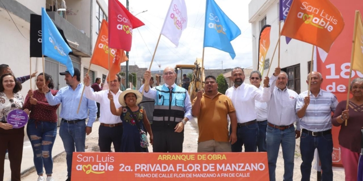 Vecinos de Tierra Blanca agradecen al Alcalde Enrique Galindo por obras de agua y drenaje