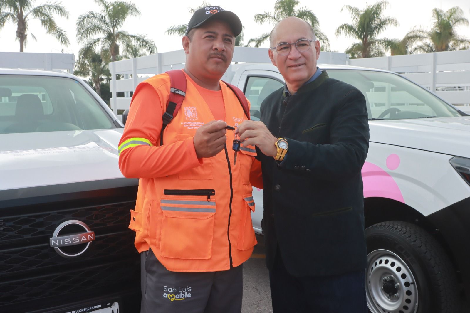 Fortalece Alcalde Galindo áreas operativas, entrega vehículos y uniformes