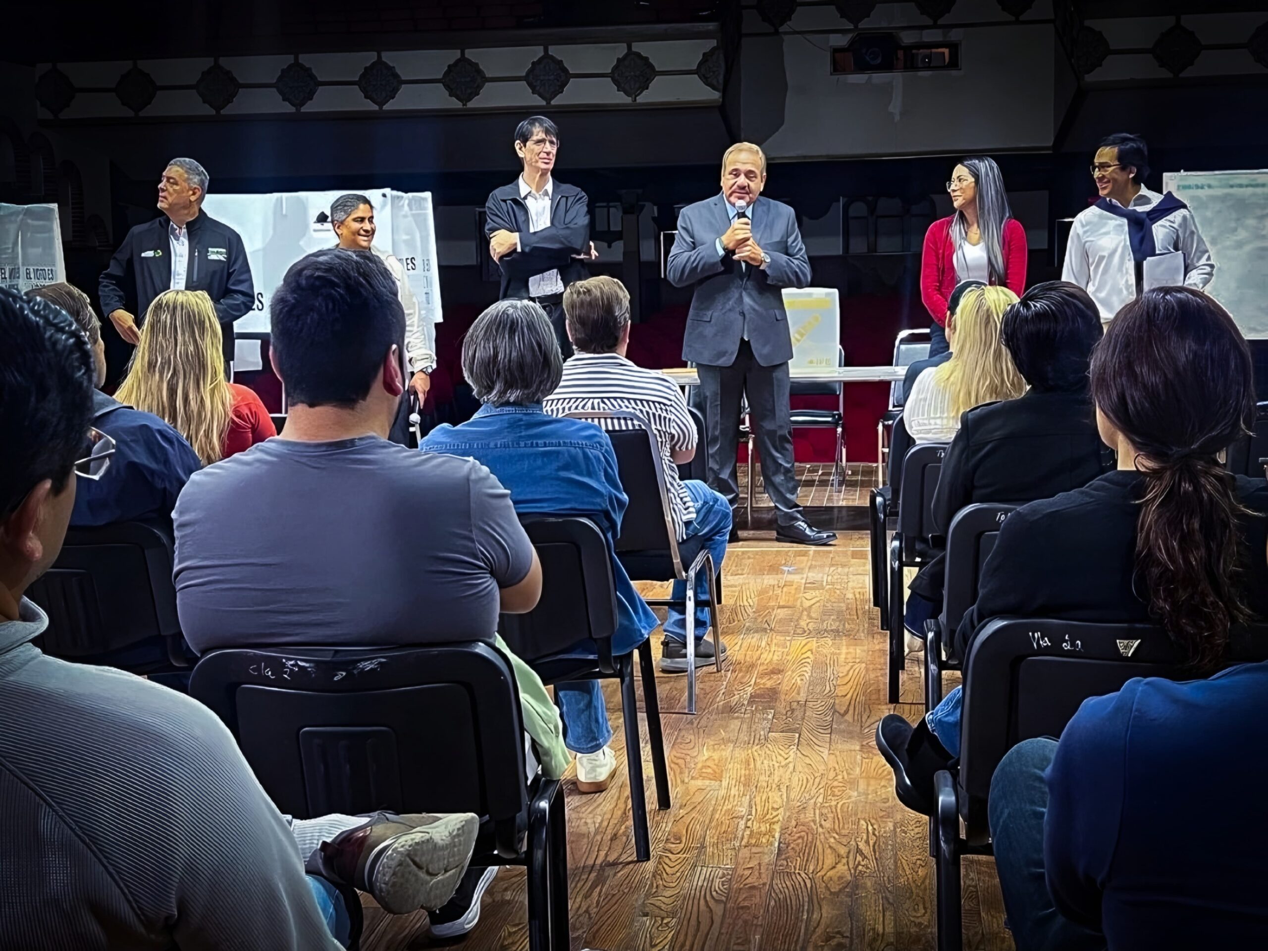 BOLETÍN INFORMATIVO 30 DE SEPTIEMBRE DE 2025.   VOTACIÓN DEMOCRÁTICA LA ELECCIÓN DEL DIRECTOR DE LA ORQUESTA.